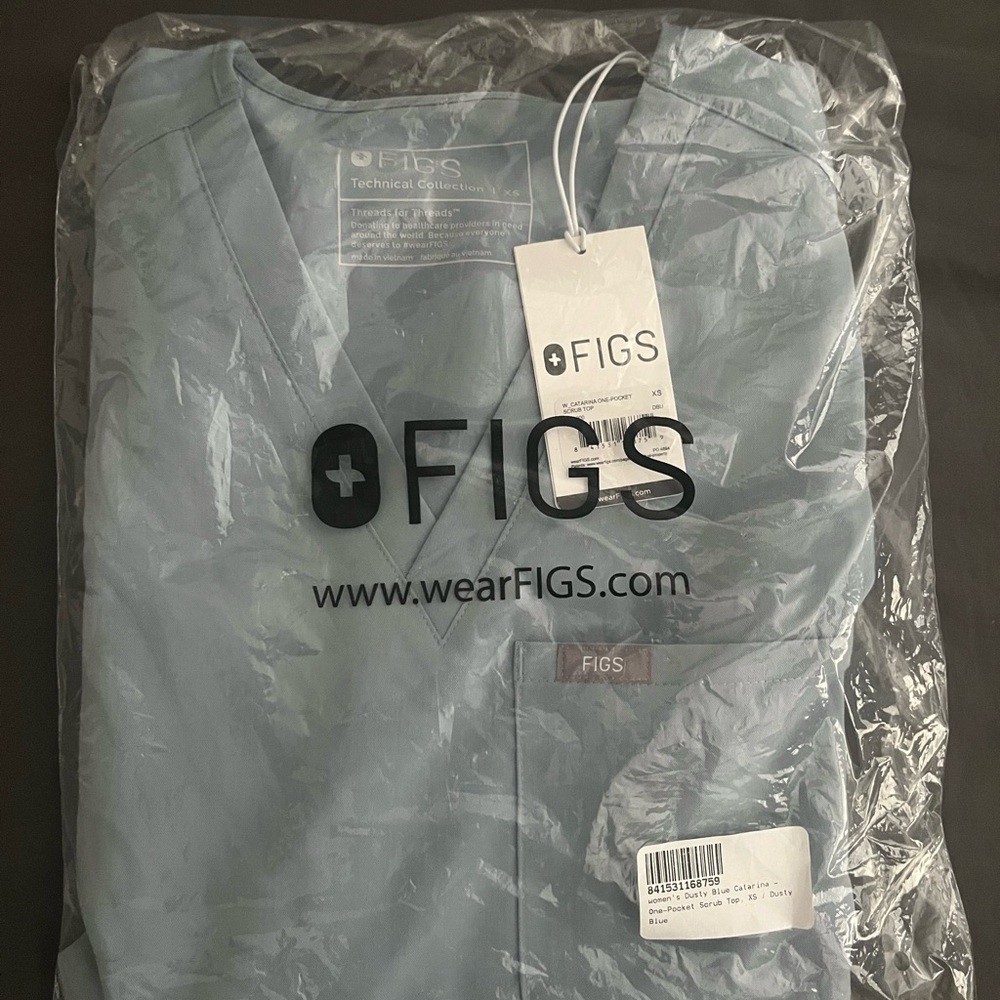 Figs Wimens  Light Blue V-Neck Scrub Top
